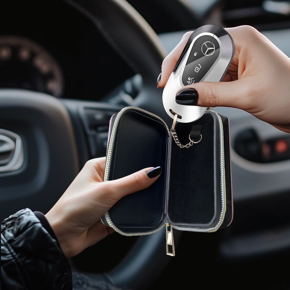 FARADAYEV TECH-PROTECT KLR300 OVITEK ZA KLJUČ BEZ KLJUČA RFID SIGNAL BLOCKER RAZRED ROZA
