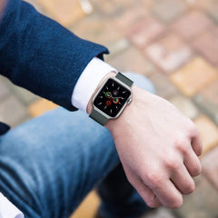 REMENIČEK DOOP MILANESEBAND APPLE WATCH 6 / 7 / 8 / 9 / 10 / SE (40 / 41 / 42 MM) ČRNA